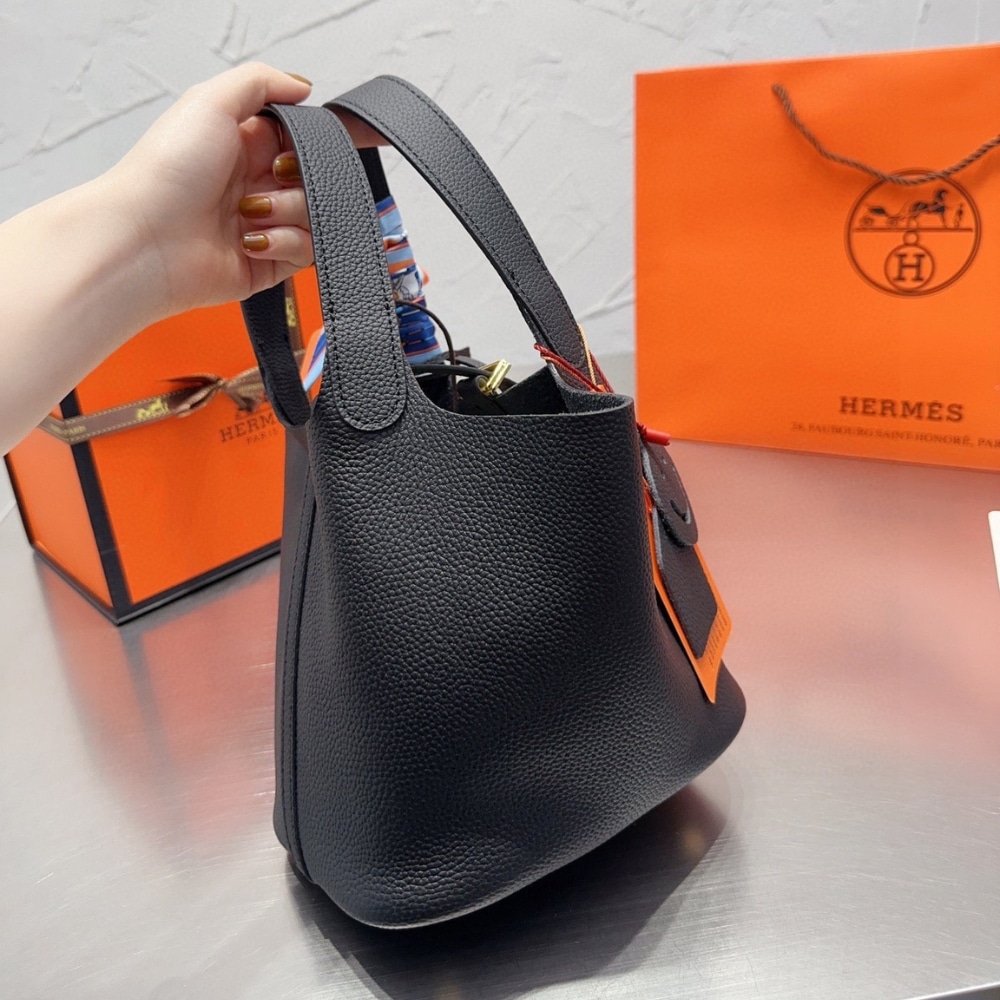 H**me5 Picotin Lock 18 Bag Black With Gold 18Cm H056289Cc3Y