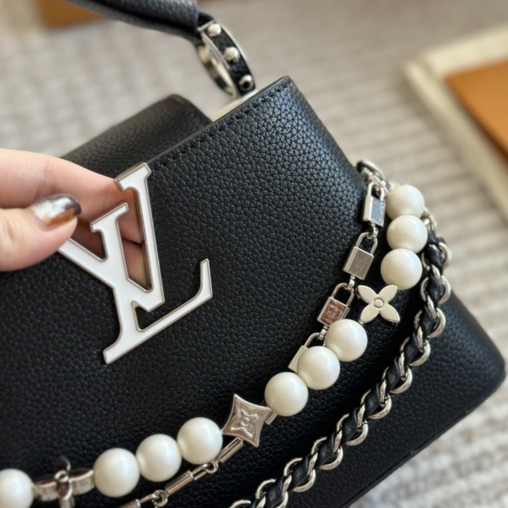 L0vis Vvtt0n Capucines Mini Bag Black 20Cm M11908
