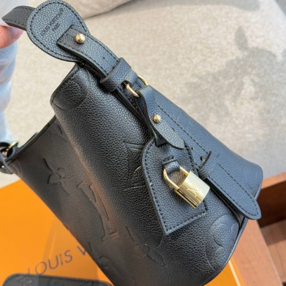 L0vis Vvtt0n All In BB Bag Black 18Cm M13480