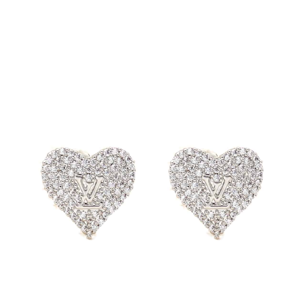 L0vis Vvtt0n Sparkling Heart Stud Earrings White Gold Tone