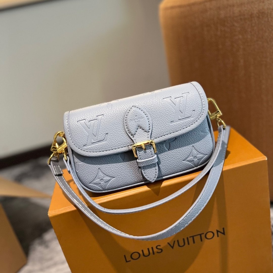 L0vis Vvtt0n Nano Diane Monogram Empreinte Leather Blue Olympe 18Cm M83592