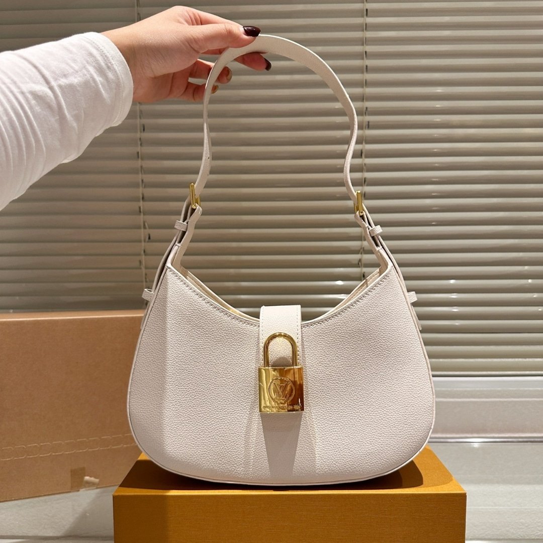 L0vis Vvtt0n Low Key Shoulder Bag Quartz 25Cm M24990