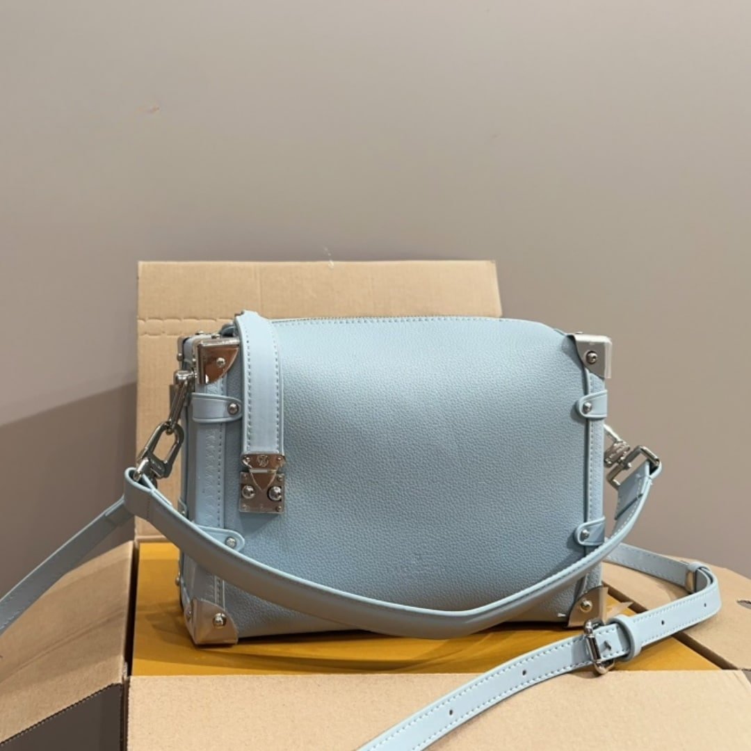 L0vis Vvtt0n Side Trunk Mm Grained Calf Leather Bleu Olympe 23Cm M25067