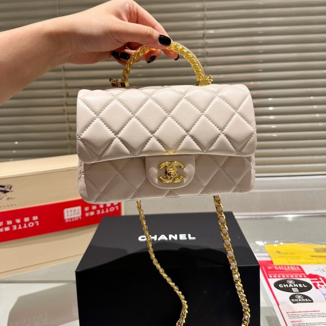 Ch**el Wallet On Chain And Resin With Gold Tone Metal White 20Cm Ap3767 B16284 10601