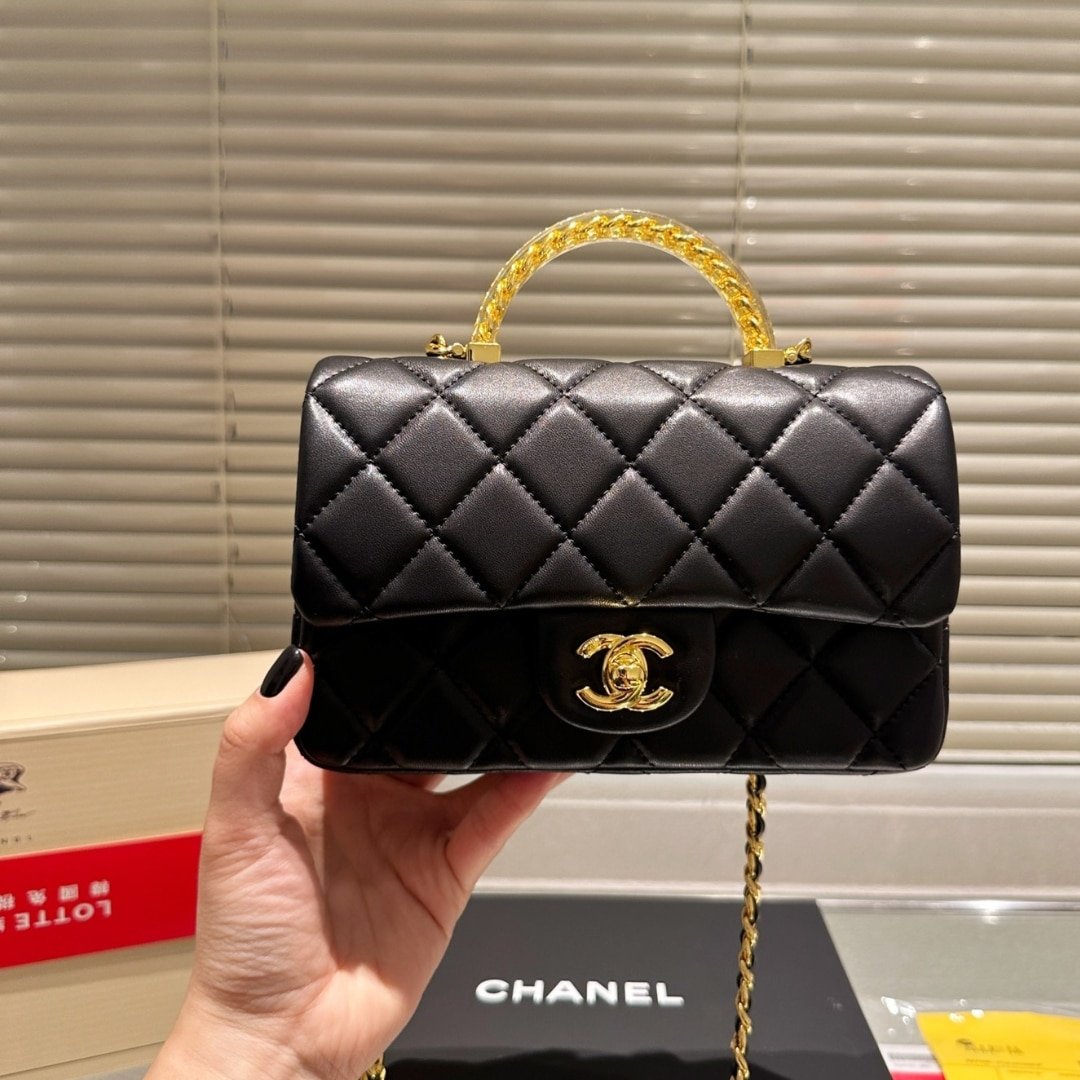 Ch**el Wallet On Chain And Resin With Gold Tone Metal Black 20Cm
