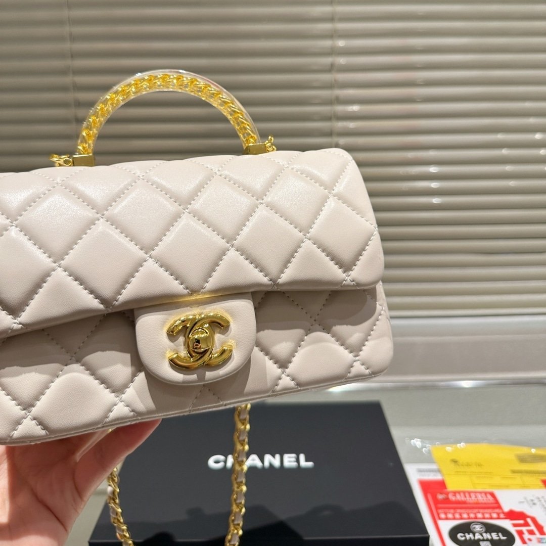 Ch**el Wallet On Chain And Resin With Gold Tone Metal White 20Cm Ap3767 B16284 10601