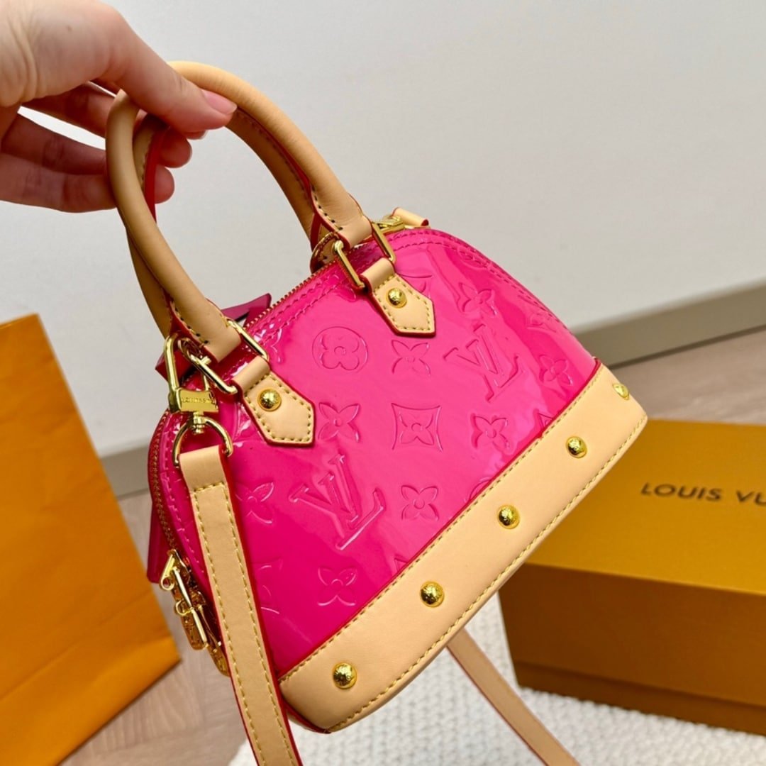 L0vis Vvtt0n Alma Nano Monogram Vernis Embossed Neon Pink 18Cm M90611