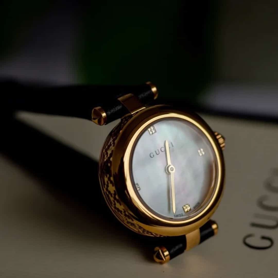 Gvc*1 Diamantissima Steel Watch With Black Leather Strap 27Mm Ya141505