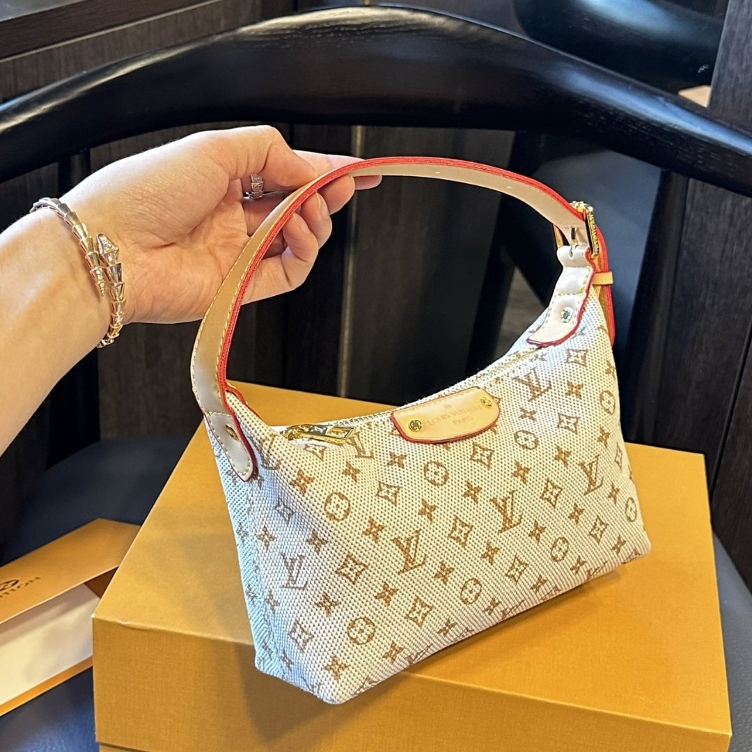 L0vis Vvtt0n Hills Pochette Bag Monogram In Mastic Brown 19Cm M12433