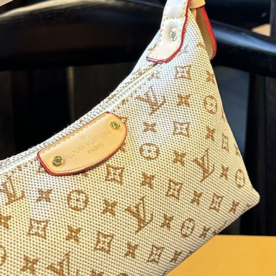 L0vis Vvtt0n Hills Pochette Bag Monogram In Mastic Brown 19Cm M12433