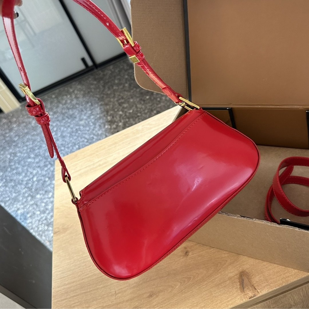 Pra*a Patent Leather Shoulder Bag In Cherry Red 25Cm 1Bd355 069 F0E06 V Hto