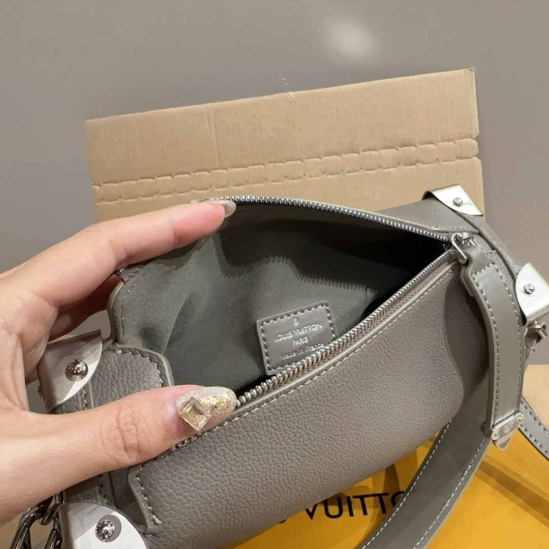 L0vis Vvtt0n Side Trunk Mm Grained Taupe Grey 23Cm M25072