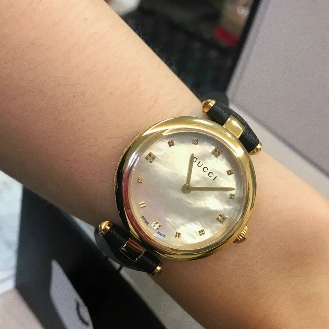 Gvc*1 Diamantissima Swiss Quartz With Black Strap And Gold Tone 27Mm Ya141404