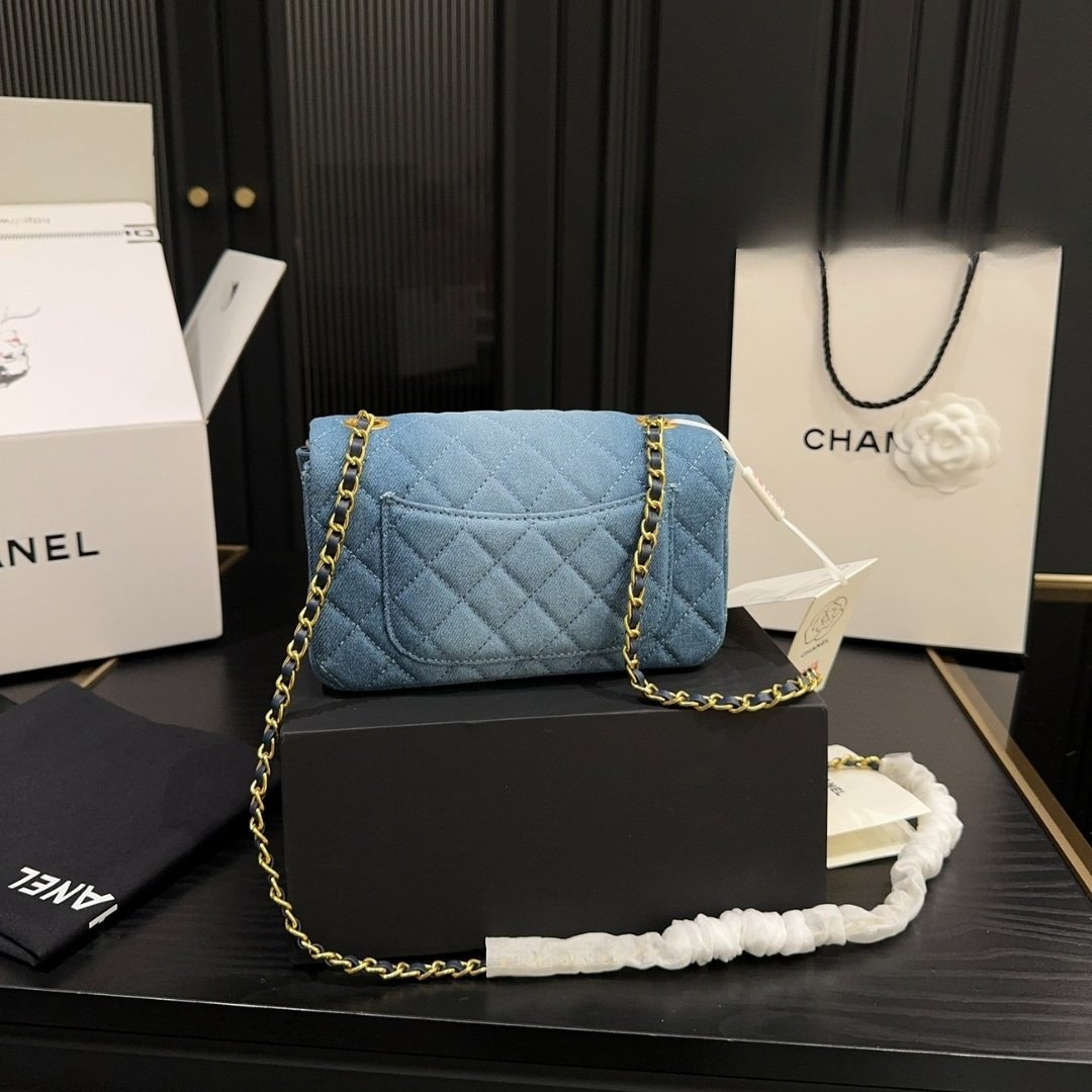 Ch**el Classic Handbag Washed Denim And Gold Tone Metal Blue 19Cm A01112 B16747 Nx158