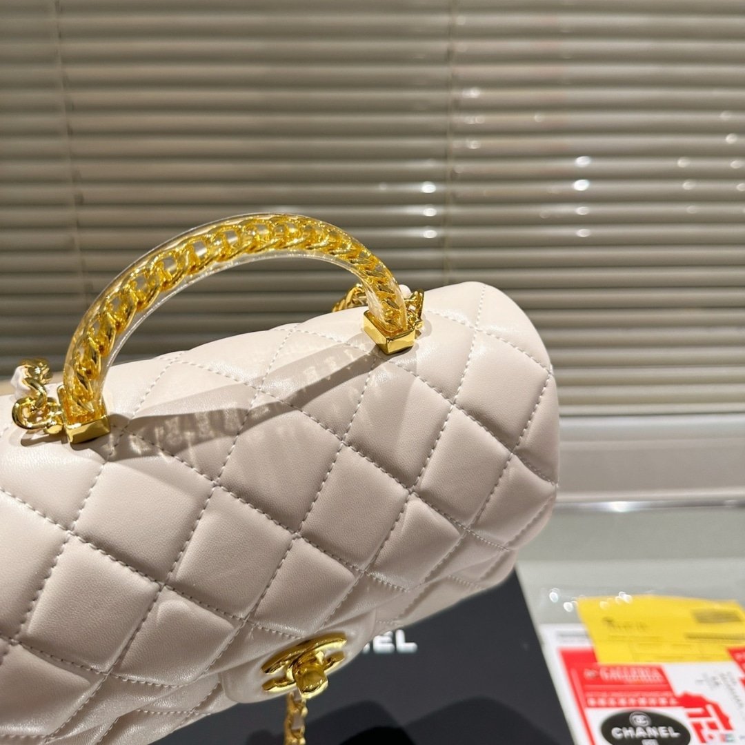 Ch**el Wallet On Chain And Resin With Gold Tone Metal White 20Cm Ap3767 B16284 10601