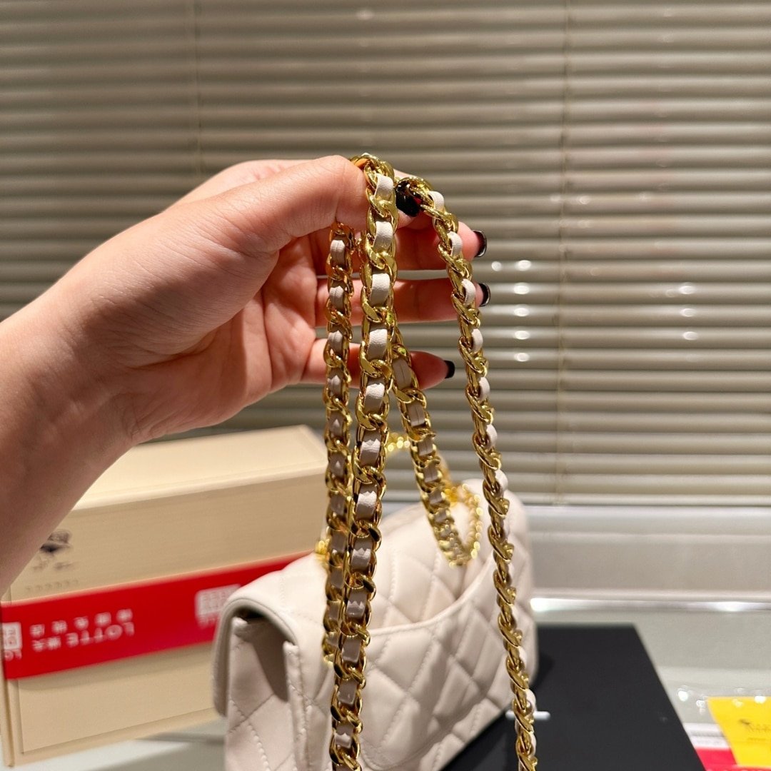 Ch**el Wallet On Chain And Resin With Gold Tone Metal White 20Cm Ap3767 B16284 10601