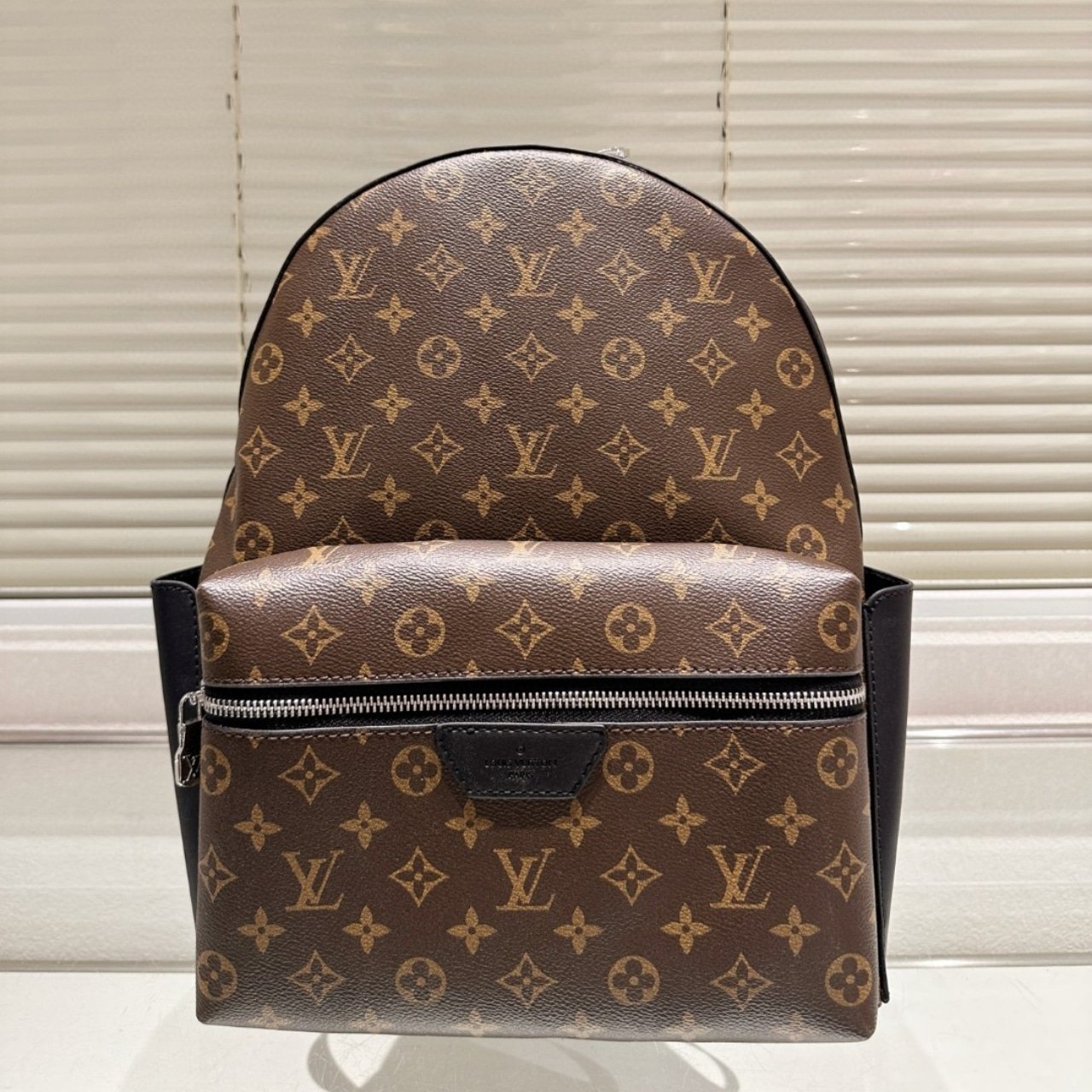 L0vis Vvtt0n Discovery PM Backpack Macassar Monogram Brown 40Cm M46684