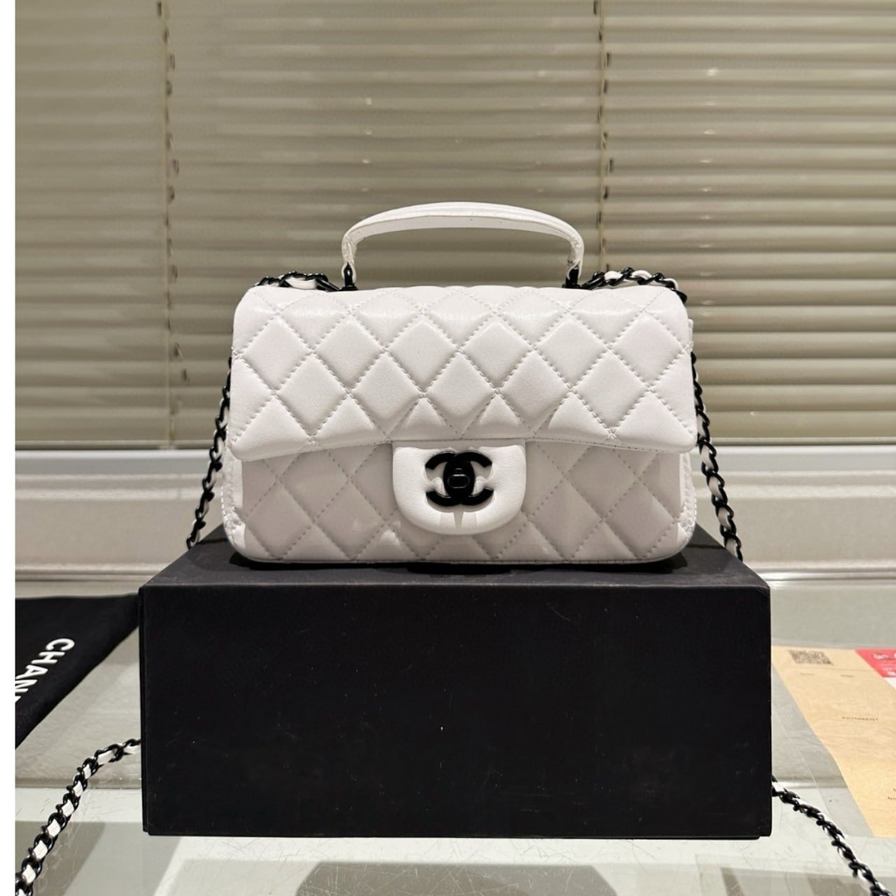 Ch**el Vintage Small Classic Flap Bag White 20Cm
