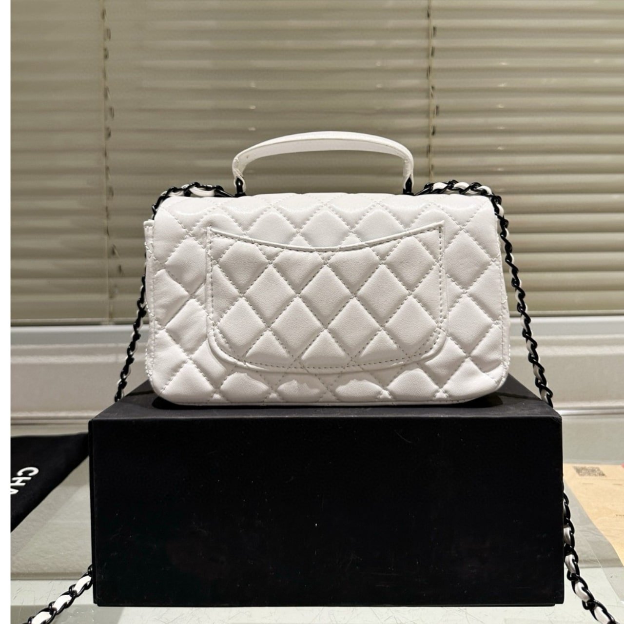 Ch**el Vintage Small Classic Flap Bag White 20Cm
