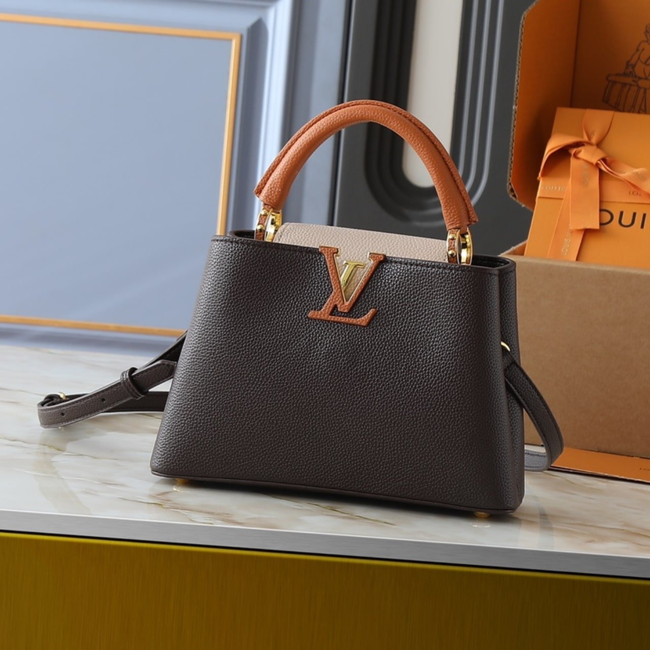 L0vis Vvtt0n Capucines MM Bag Brown 27Cm M20581