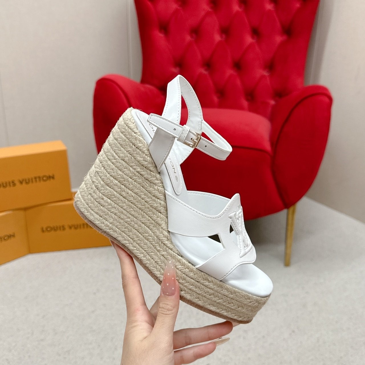 L0vis Vvtt0n Lv Isola Wedge Sandal White 1Aci8O