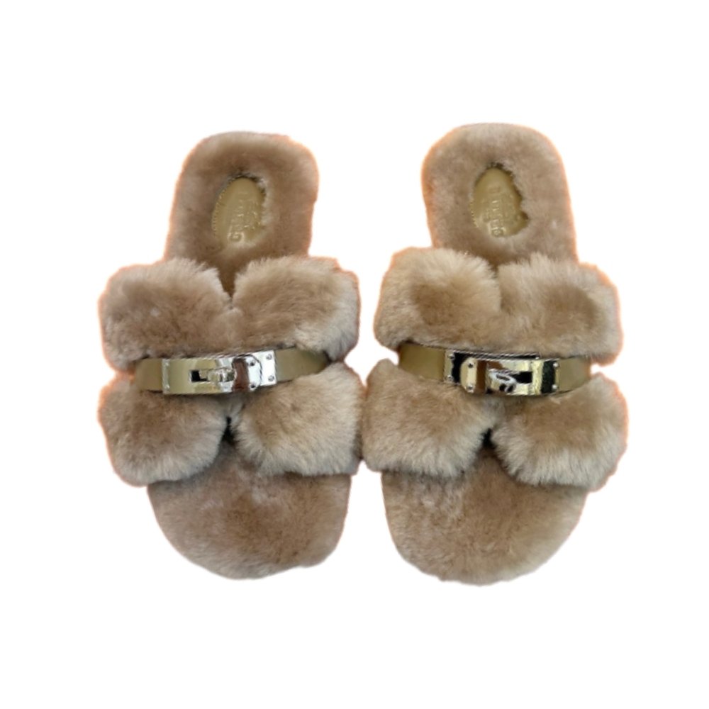 H**me5 Shearling Fur Oran Silver Buckle Sandal Beige