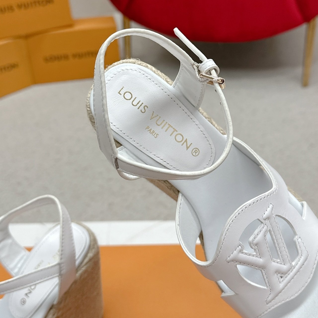 L0vis Vvtt0n Lv Isola Wedge Sandal White 1Aci8O