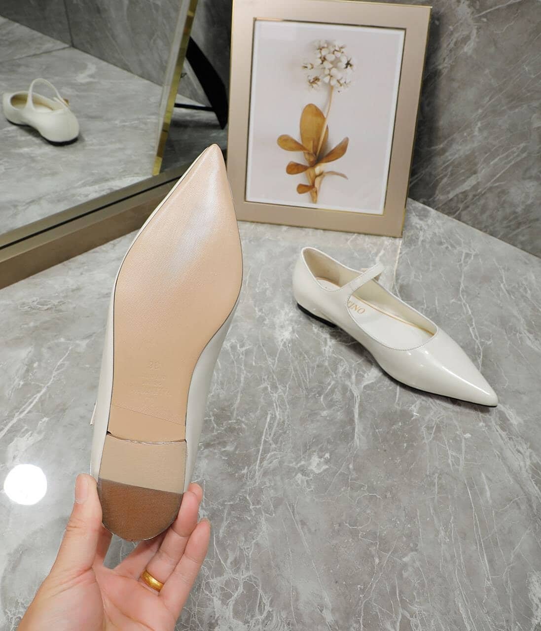 Va1e*ntin0 Garavani Tiptoe Patent Leather Ballet Flats Ivory 2W2S0Gc3Eru098