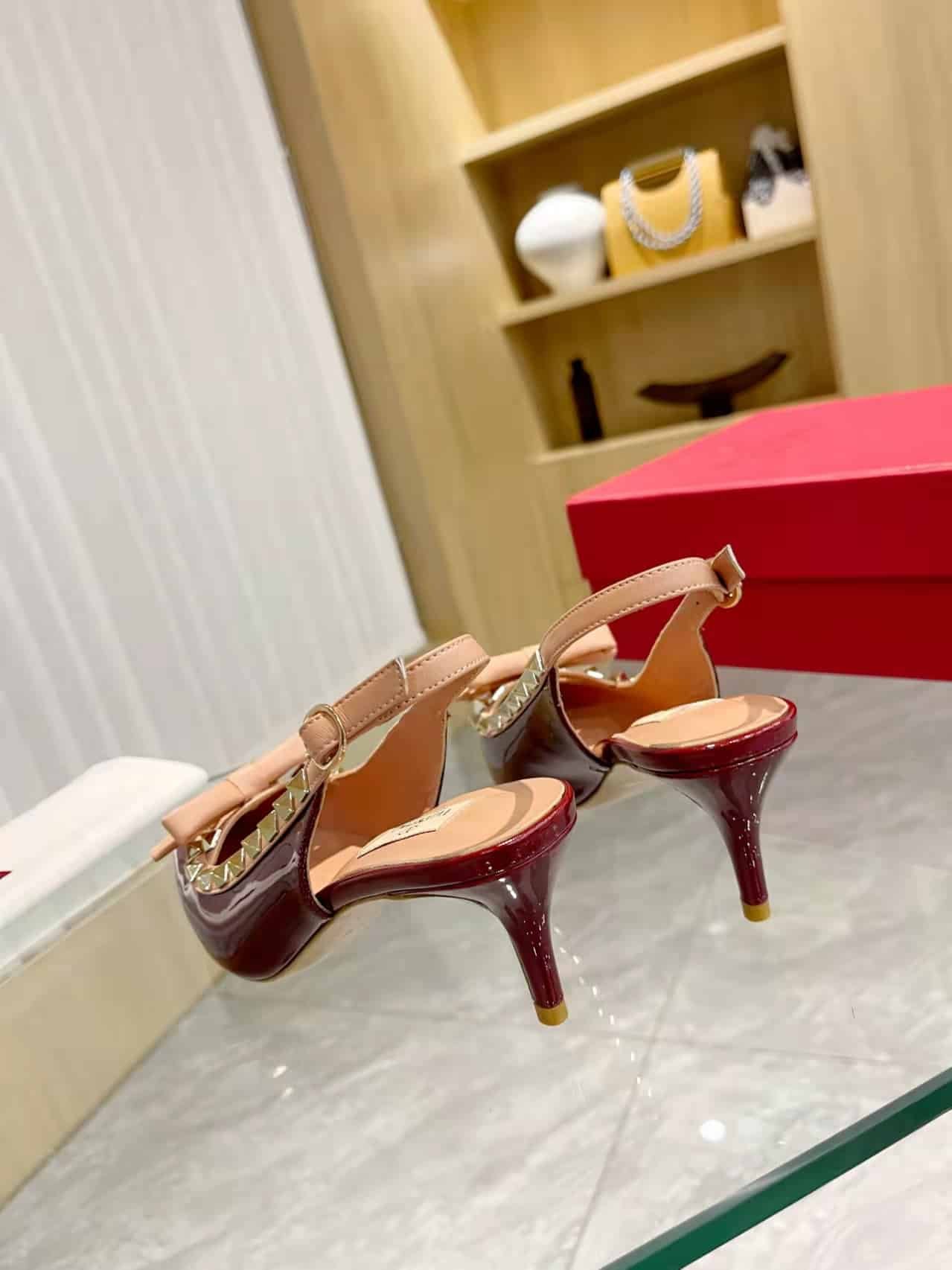 Va1e*ntin0 Rockstud Bow Slingback Pump In Patent Leather With Matching Studs Red