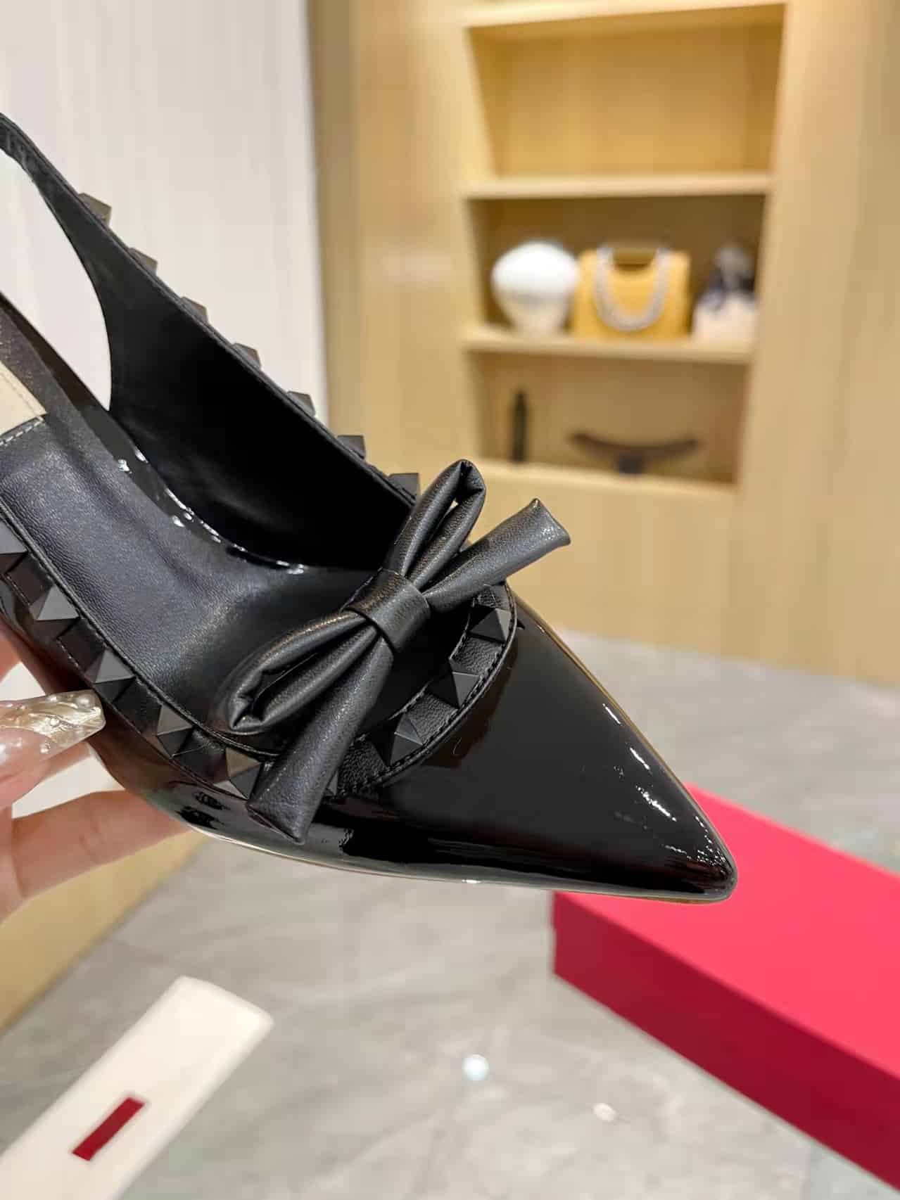 Va1e*ntin0 Rockstud Bow Slingback Pump In Patent Leather With Matching Studs Black 4W2S0Ib8Ixh 0No