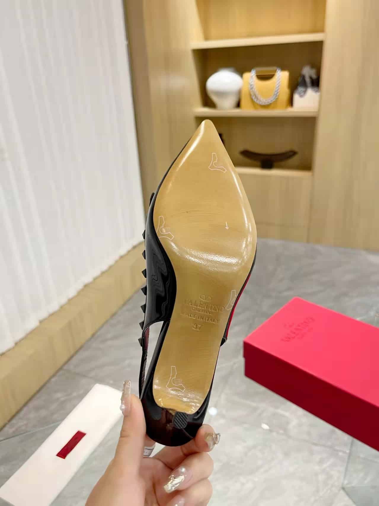 Va1e*ntin0 Rockstud Bow Slingback Pump In Patent Leather With Matching Studs Black 4W2S0Ib8Ixh 0No