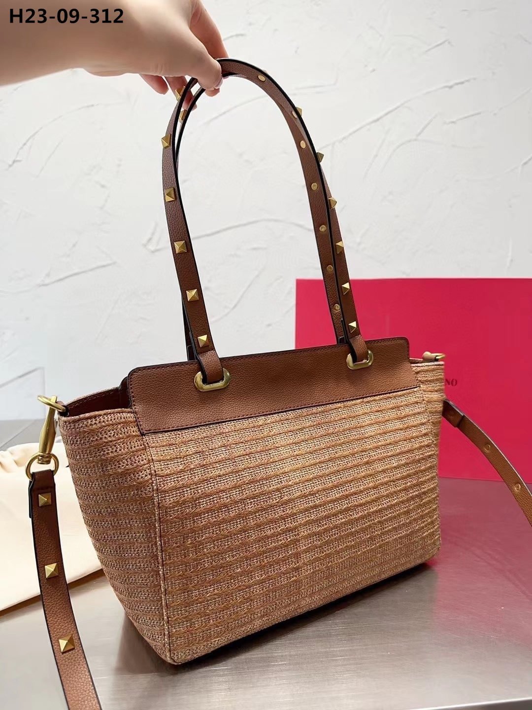 Va1e*ntin0 Rockstud Tote Bag Brown 28Cm