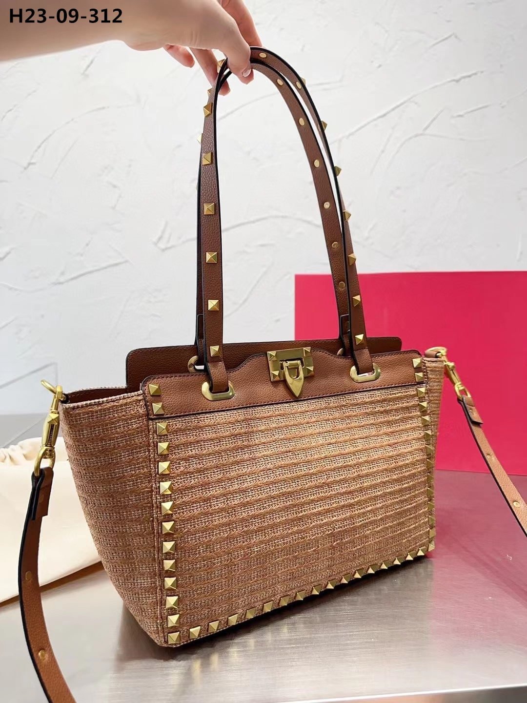 Va1e*ntin0 Rockstud Tote Bag Brown 28Cm