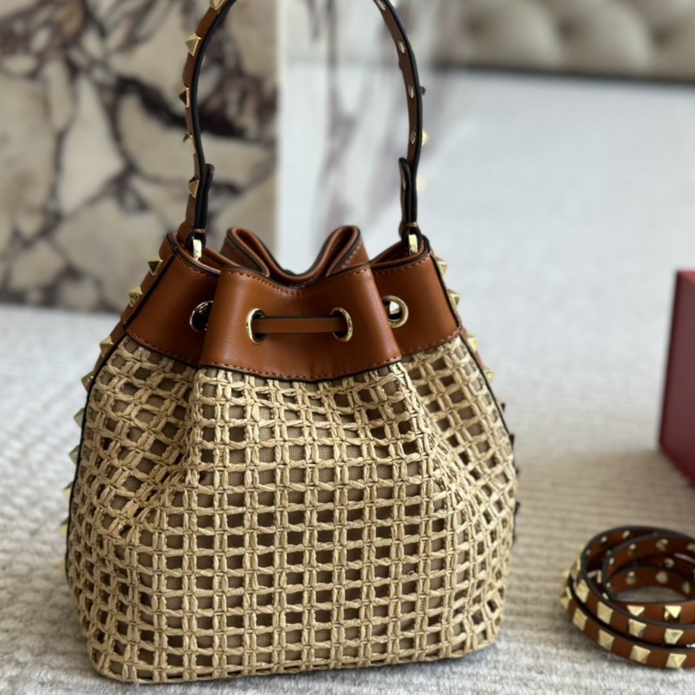 Va1e*ntin0 Rockstud Woven Bucket Bag Brown 19Cm