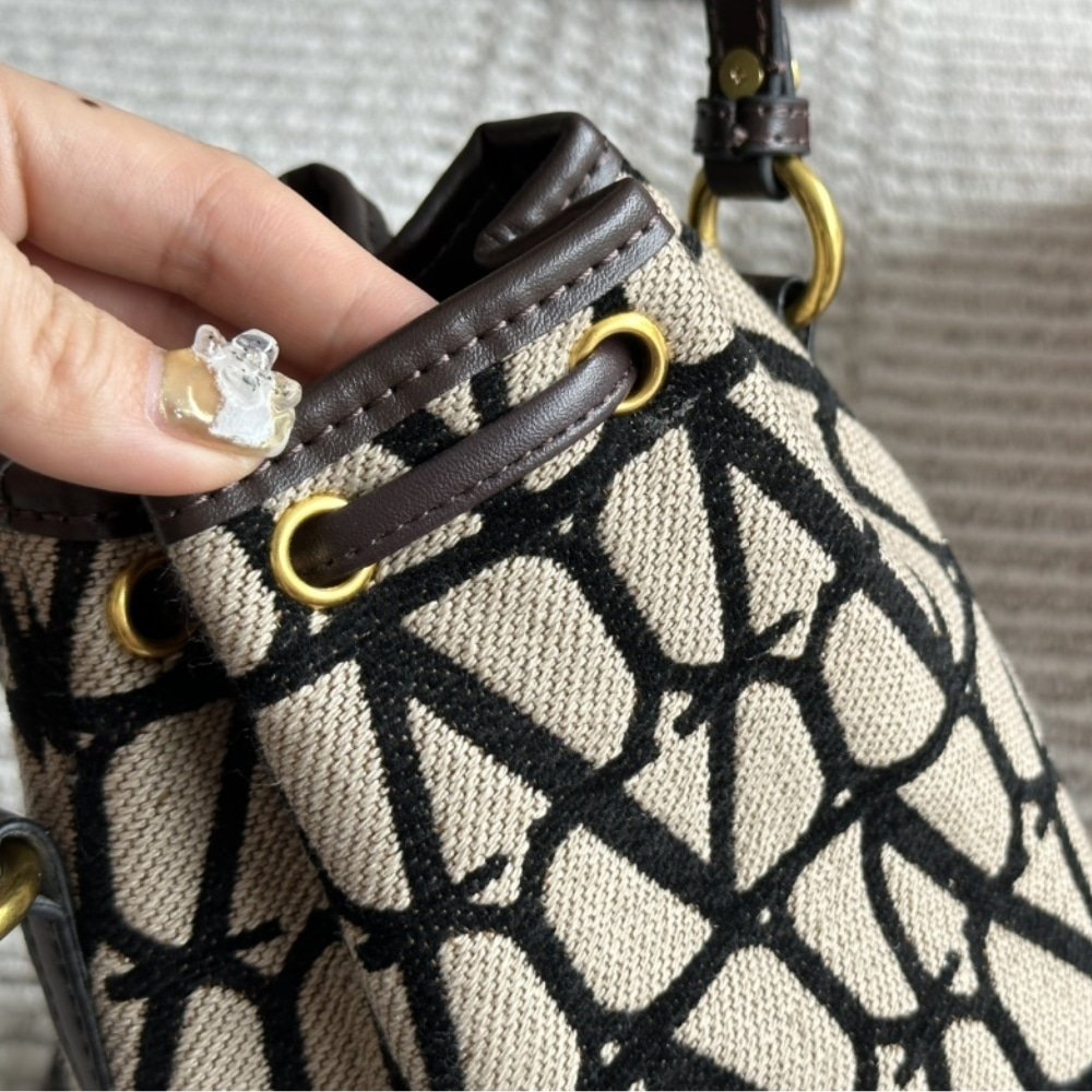 Va1e*ntin0 Mini Vlogo Signature Bucket Bag In Toile Iconographe Brown 22Cm 5W2P0Z44Vri 6Zn