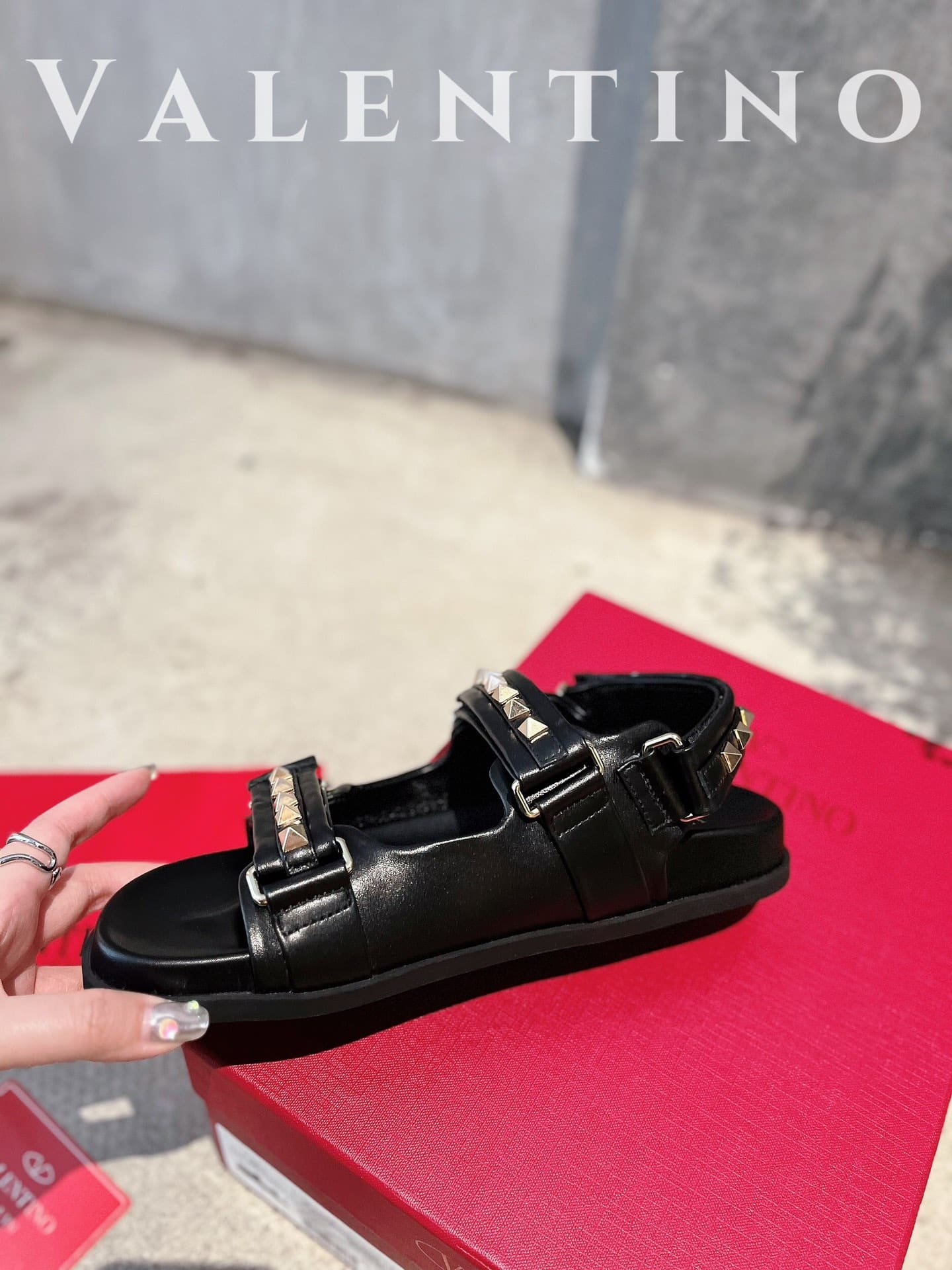 Va1e*ntin0 Garavani Rockstud Flat Sandal In Nappa Leather For Woman In Black Ws0Fe6Mnk 0No