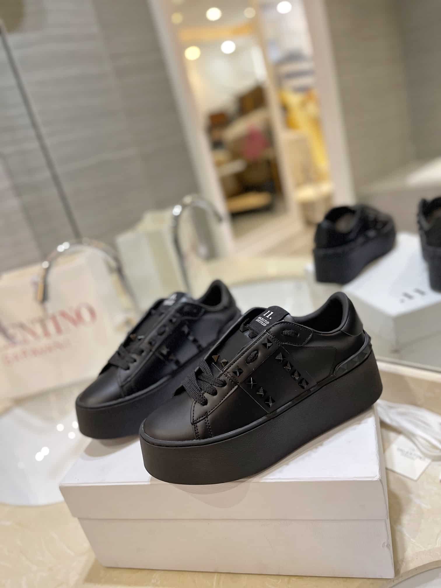 Va1e*ntin0 Garavani Flatform Rockstud Untitled Sneaker In Calfskin Black