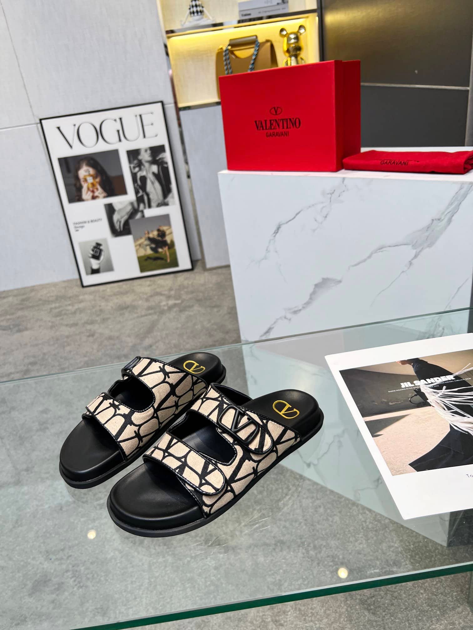 Va1e*ntin0 Garavani Vlogo Toile Iconographe Sandal Black Beige