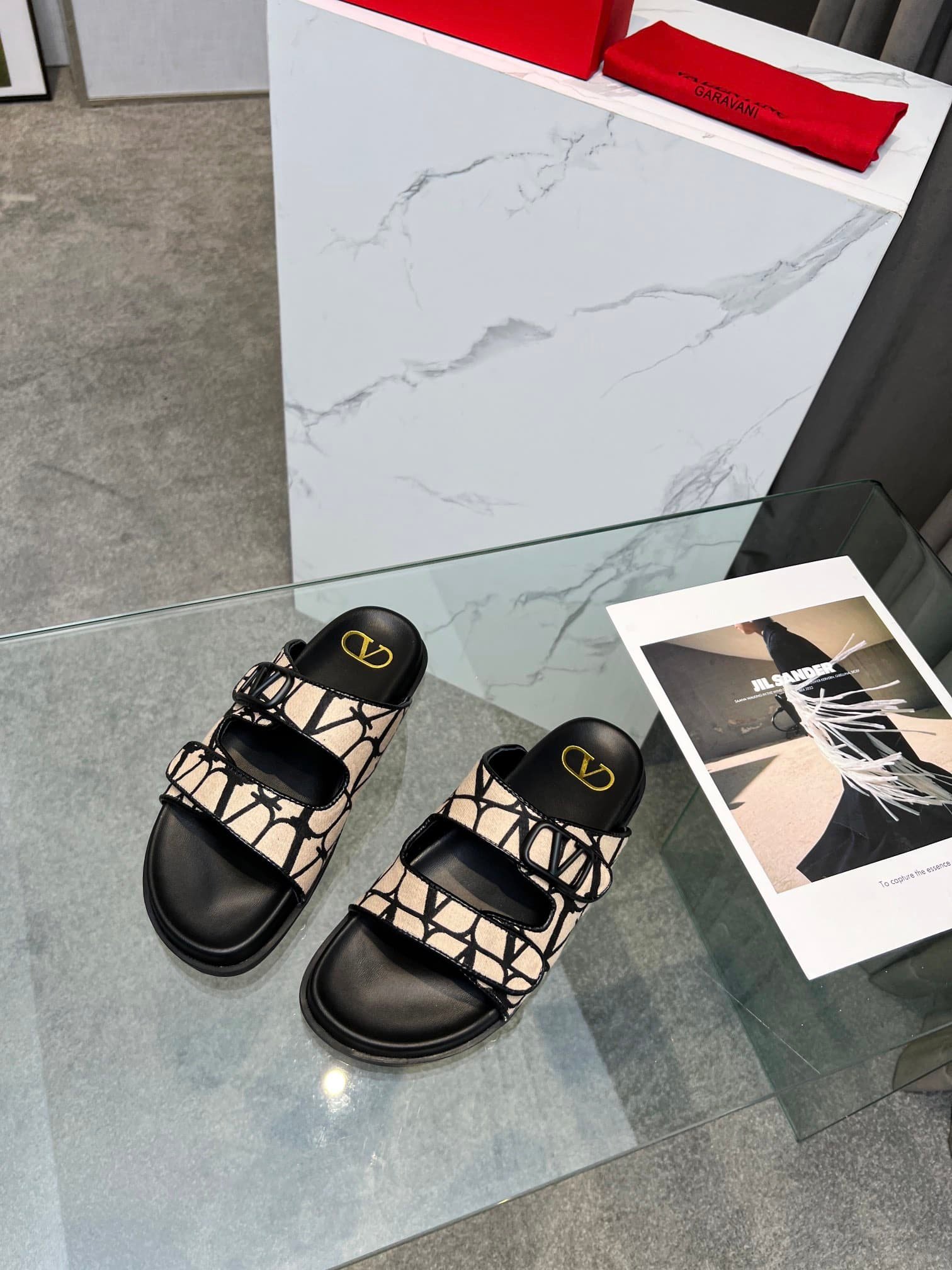 Va1e*ntin0 Garavani Vlogo Toile Iconographe Sandal Black Beige