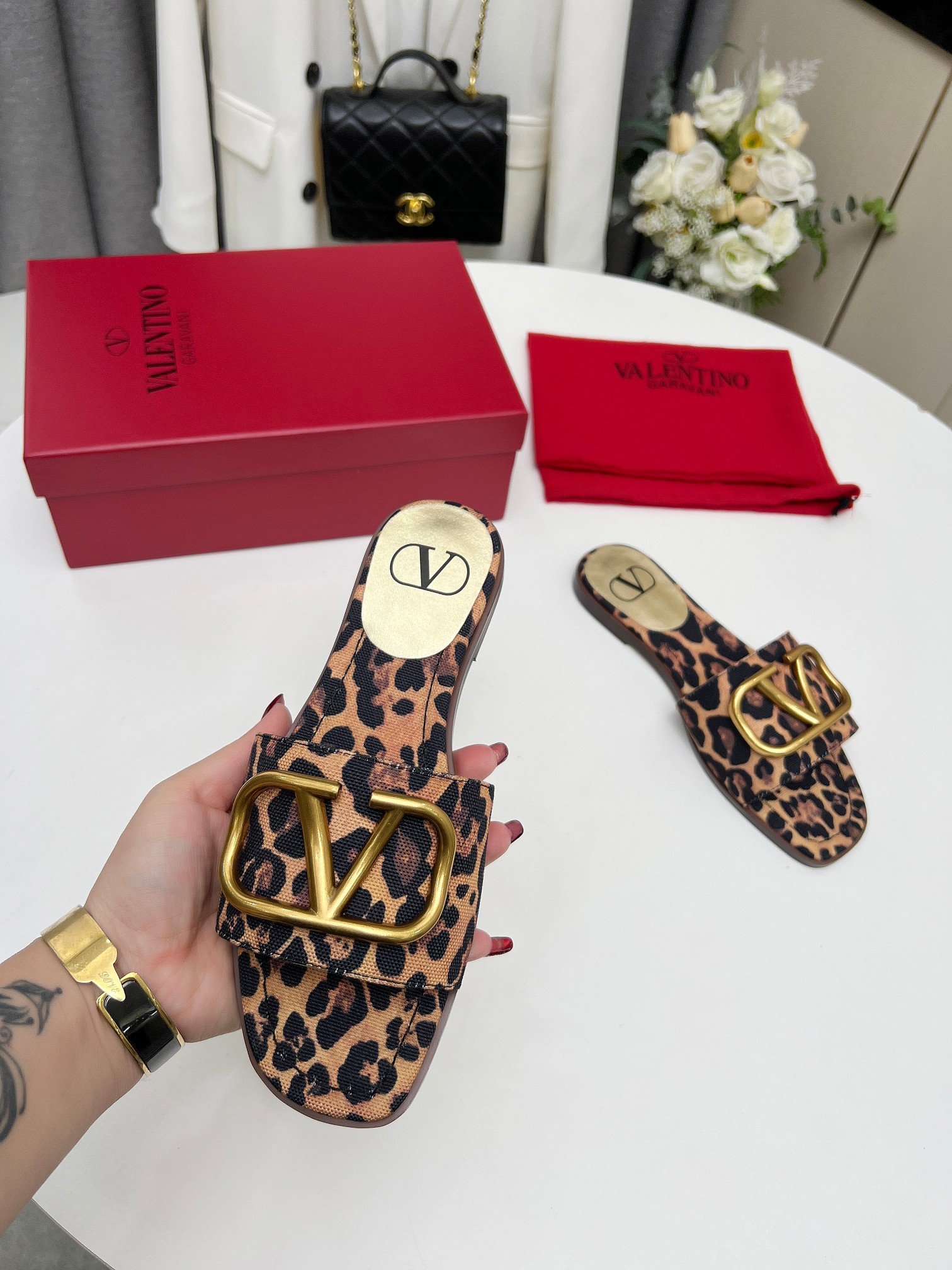 Va1e*ntin0 Garavani Leopard Print Buckle Sandals 3W2S0Bd5Rqy 09J