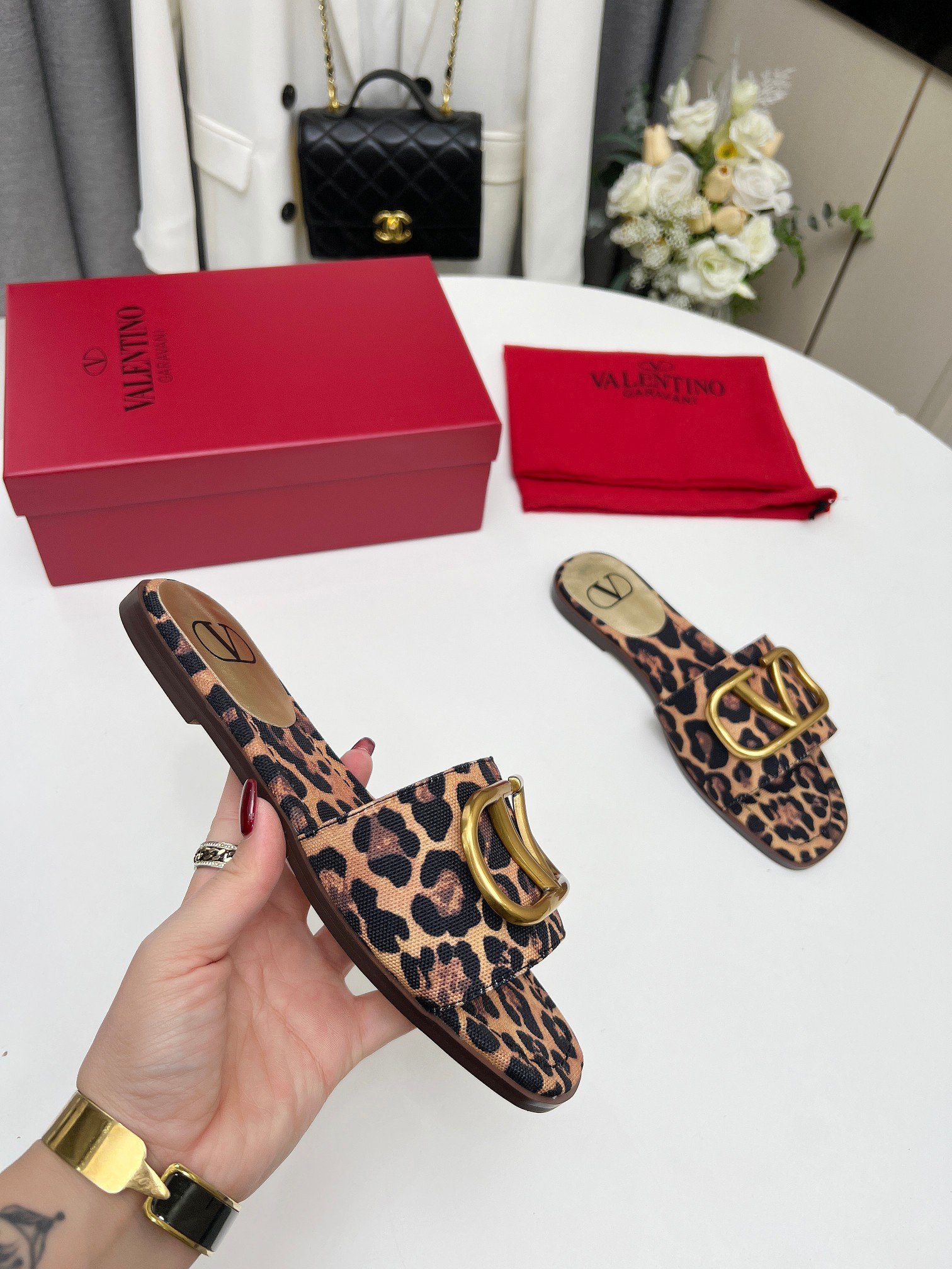Va1e*ntin0 Garavani Leopard Print Buckle Sandals 3W2S0Bd5Rqy 09J