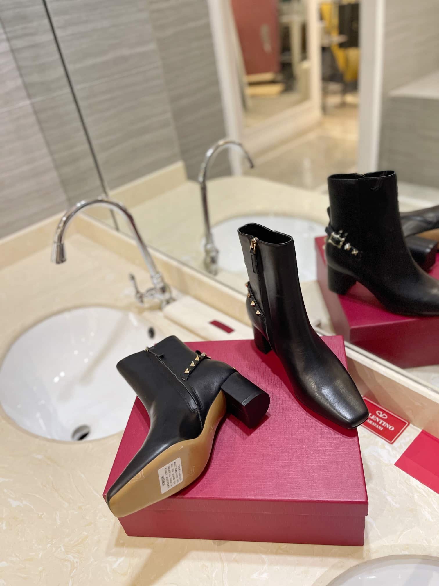 Va1e*ntin0 Garavani Rockstud Nappa Ankle Boot Black 1W2S0Fh5Nap 0No