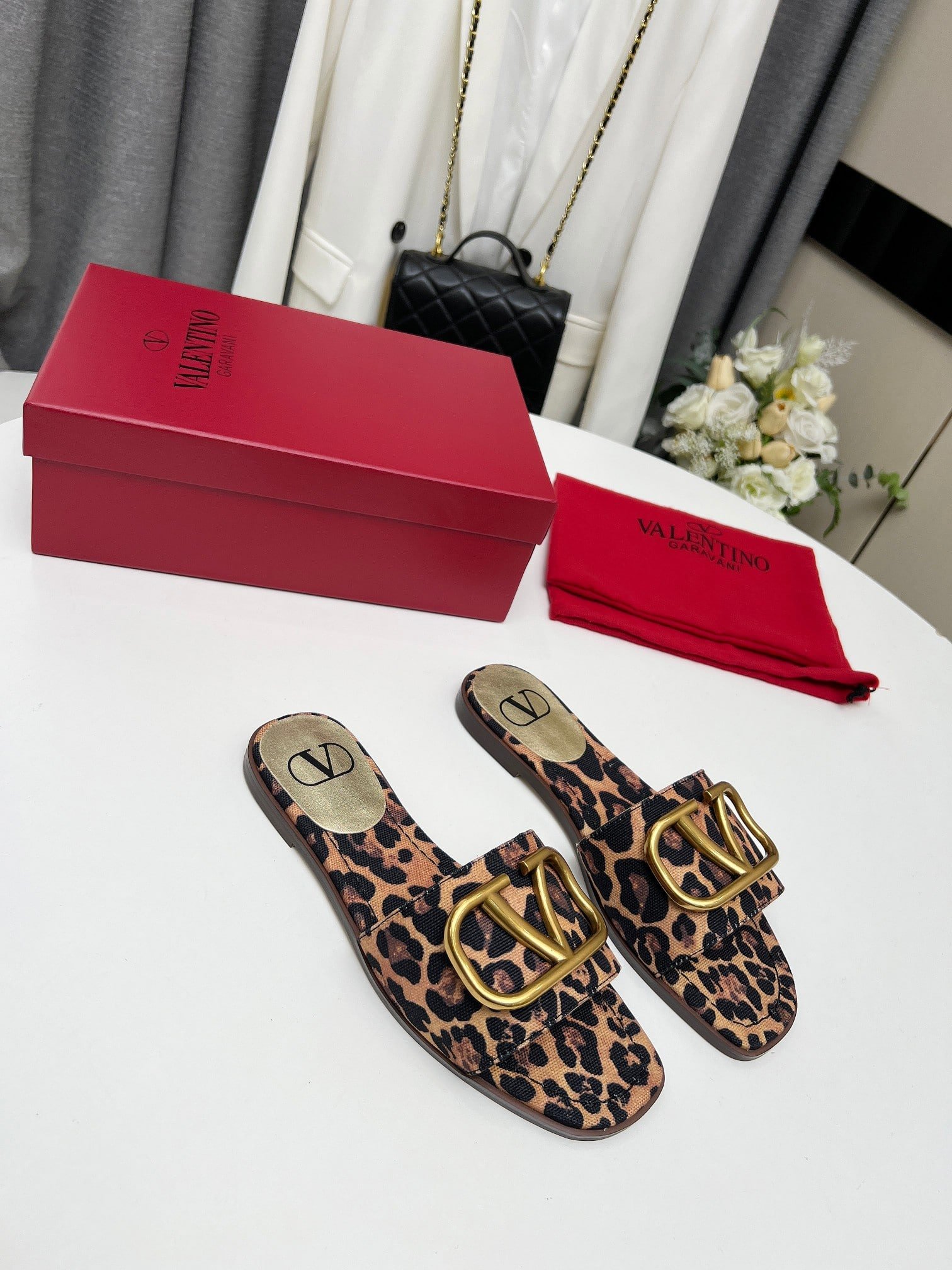 Va1e*ntin0 Garavani Leopard Print Buckle Sandals 3W2S0Bd5Rqy 09J