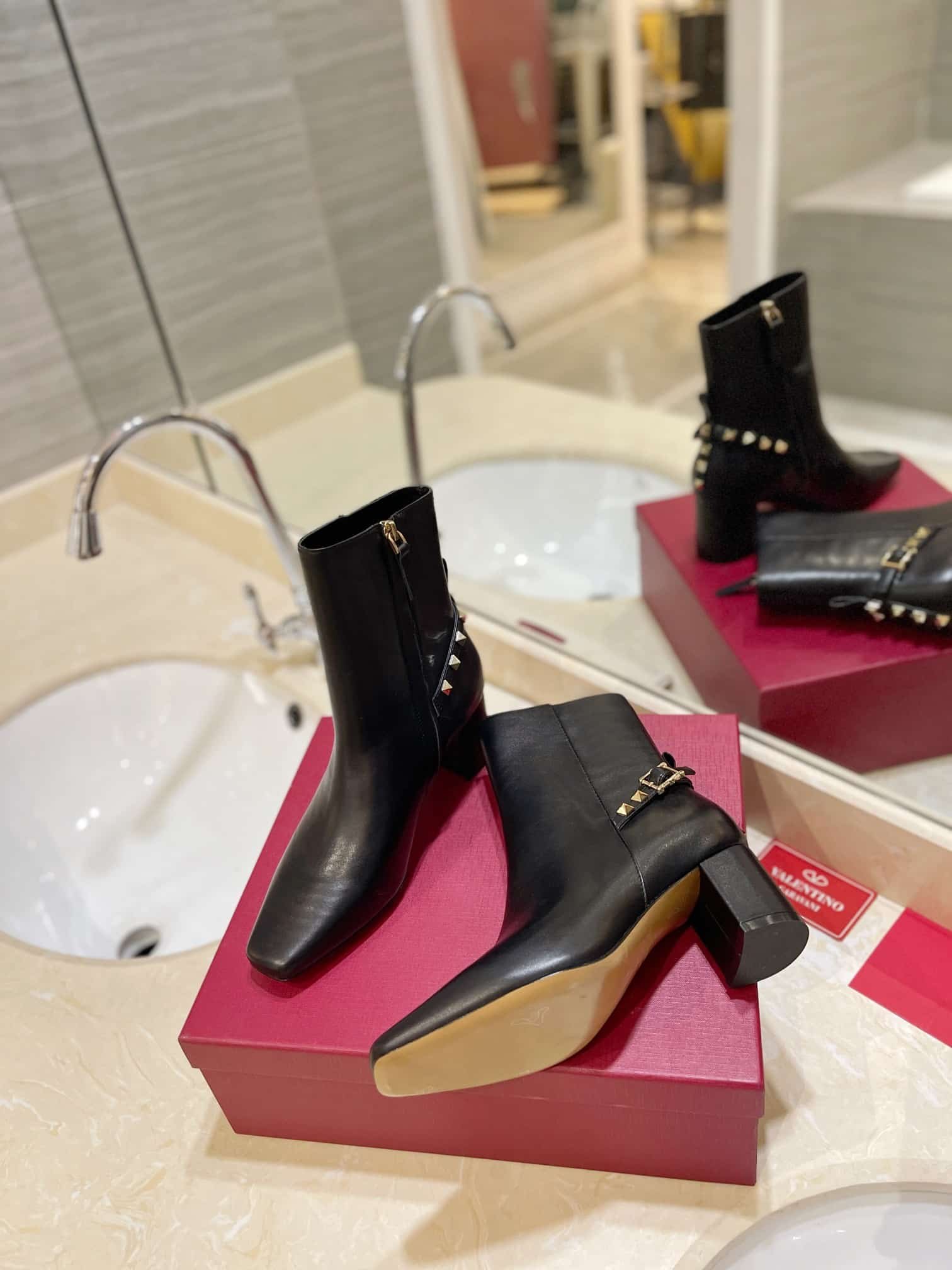 Va1e*ntin0 Garavani Rockstud Nappa Ankle Boot Black 1W2S0Fh5Nap 0No