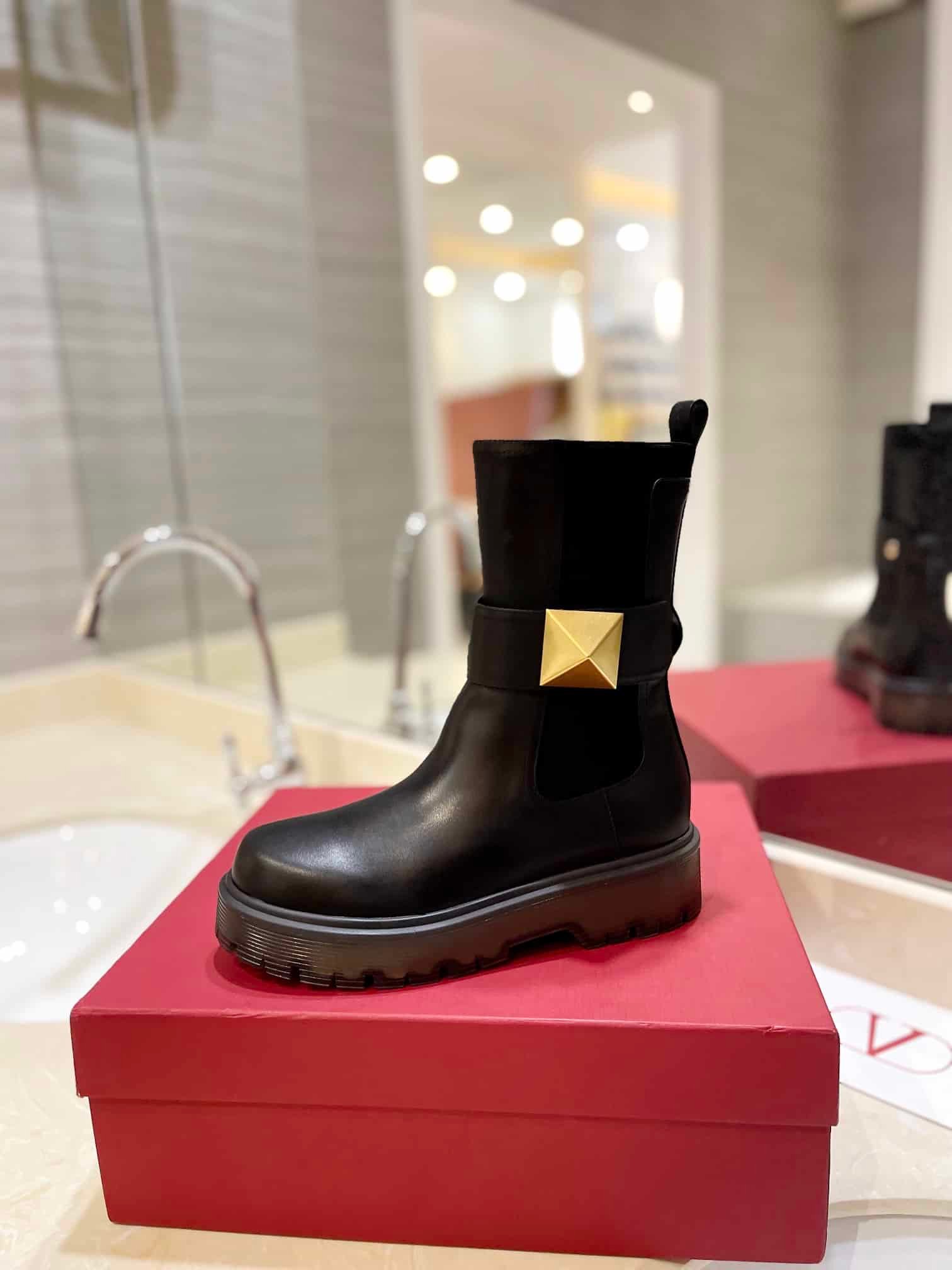 Va1e*ntin0 Garavani One Stud Beatle Boot In Calfskin Black