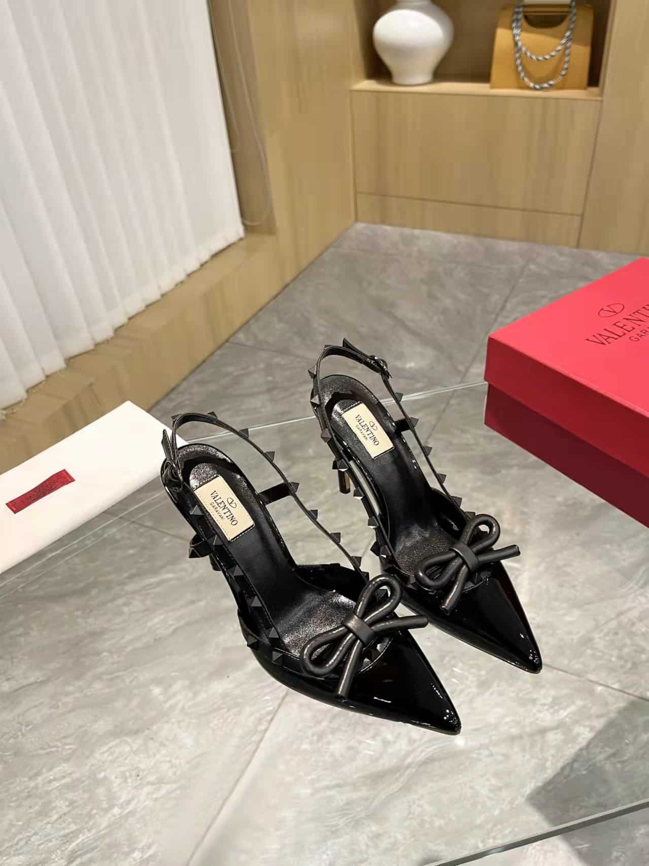 Va1e*ntin0 Rockstud Bow 100 Patent Slingback Pump Black Ws0Ib8Ixh0No