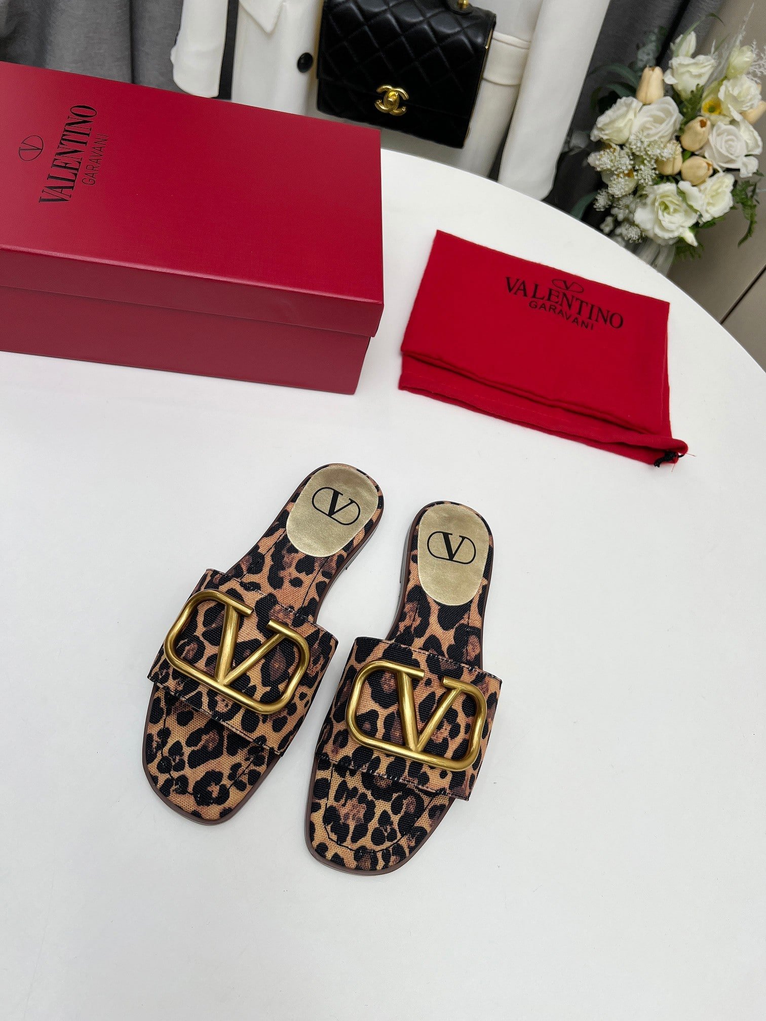 Va1e*ntin0 Garavani Leopard Print Buckle Sandals 3W2S0Bd5Rqy 09J