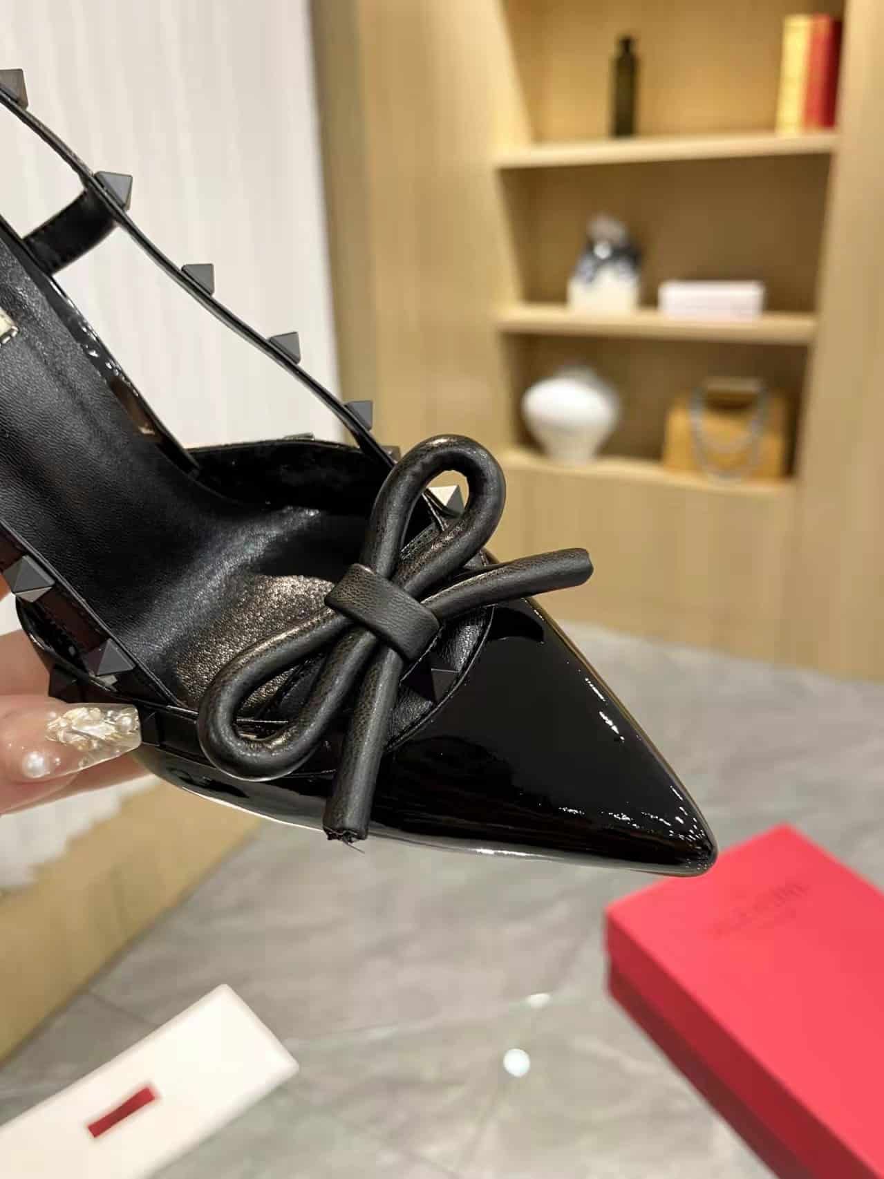 Va1e*ntin0 Rockstud Bow 100 Patent Slingback Pump Black Ws0Ib8Ixh0No