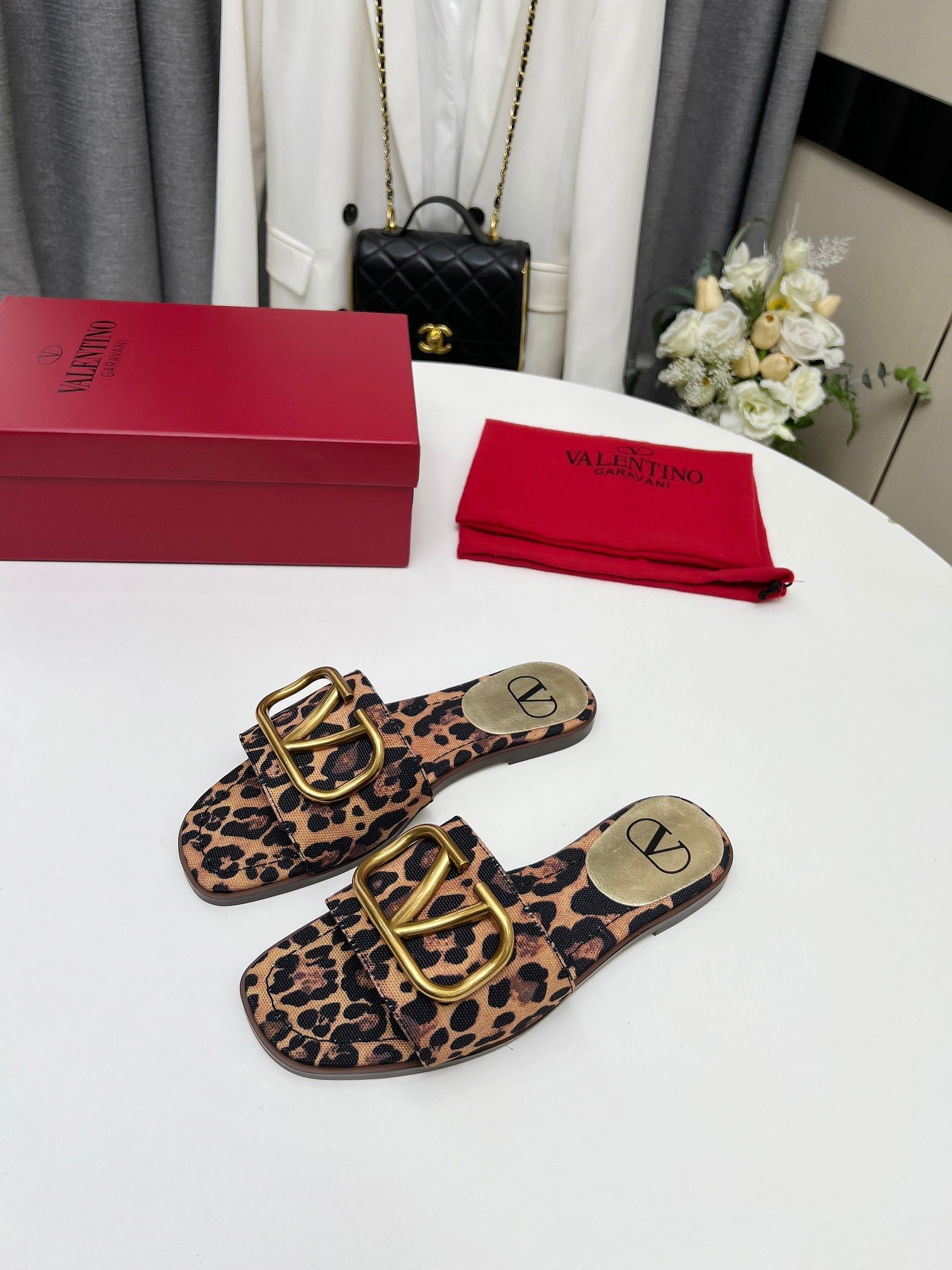 Va1e*ntin0 Garavani Leopard Print Buckle Sandals 3W2S0Bd5Rqy 09J