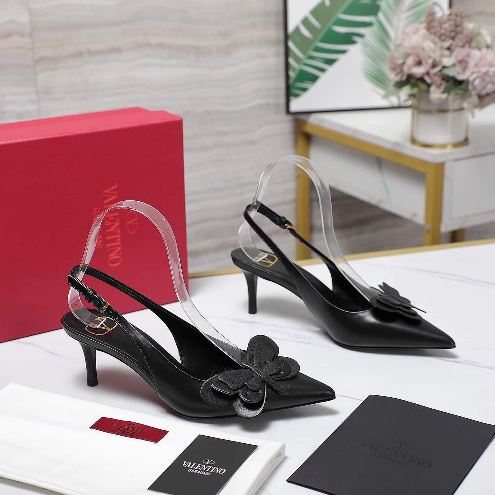 Va1e*ntin0 Garavani Papier Phalène Slingback Pumps Black